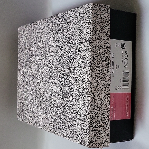 Cranberry Writing Envelopes 500 Count Box - Picture 10 of 12